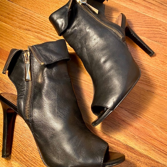 Vince Camuto Black 'Kevlin' Open To/Heel Zip Up Bootie Heels- Size 9 - Picture 11 of 16